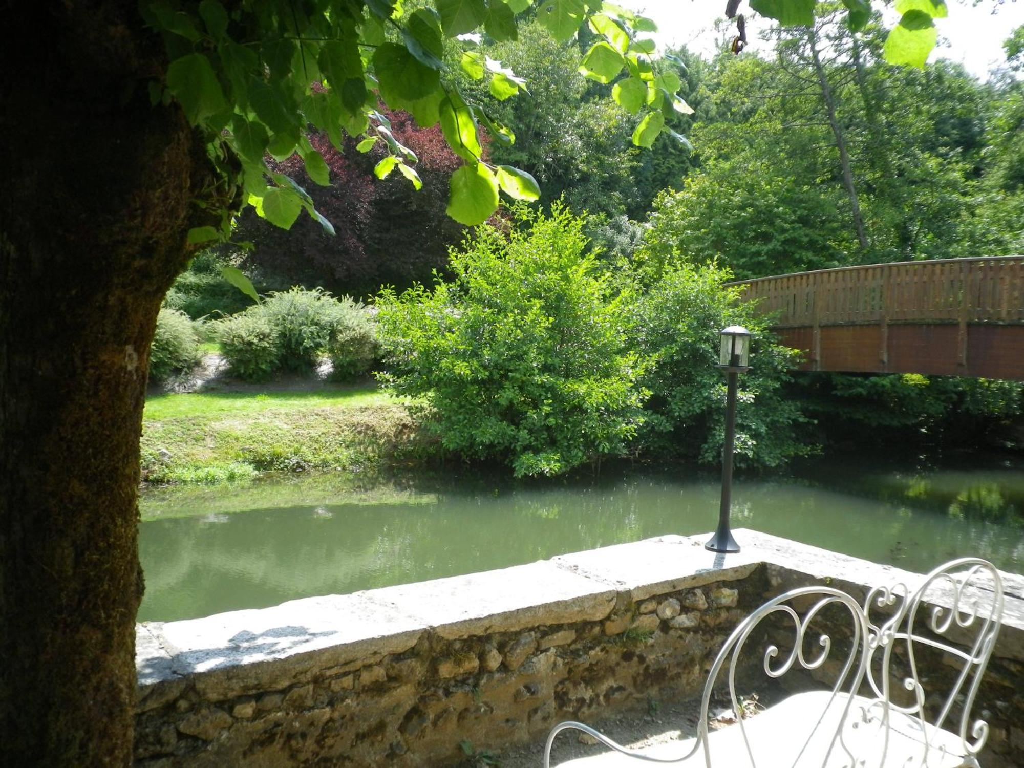 Hotel-Restaurant Ricordeau Loue ภายนอก รูปภาพ