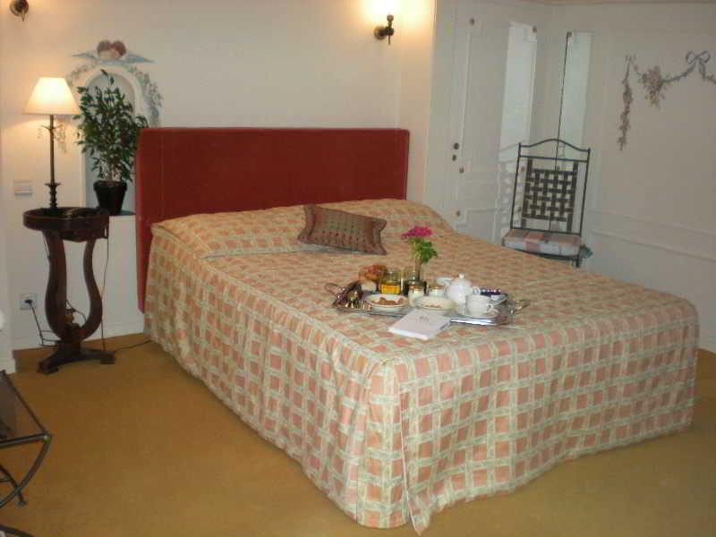 Hotel-Restaurant Ricordeau Loue ภายนอก รูปภาพ