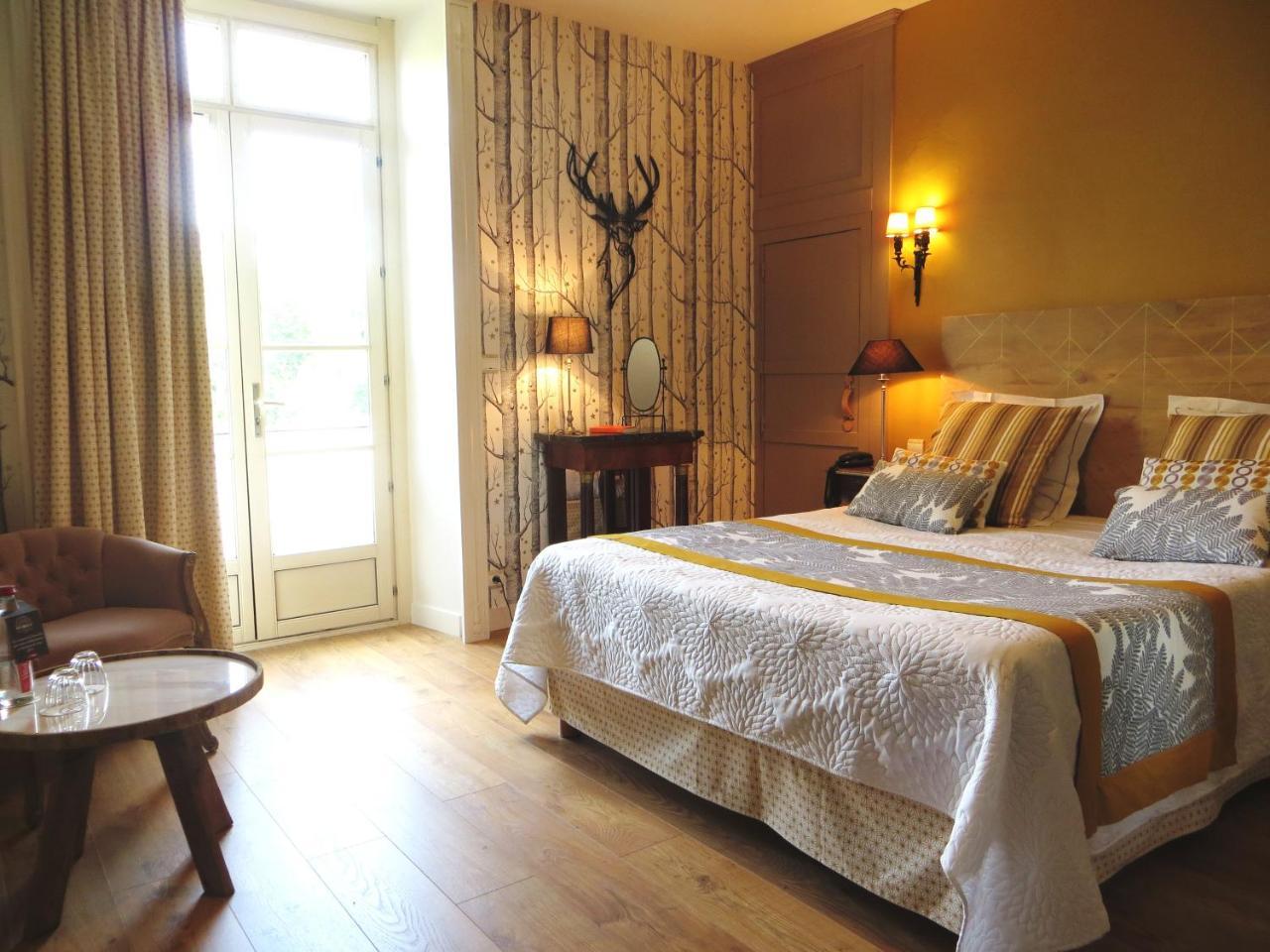 Hotel-Restaurant Ricordeau Loue ภายนอก รูปภาพ